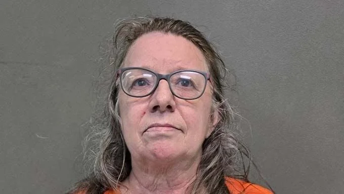 Texas Woman Impersonates Cop, Pulls Gun in Roadside Confrontation
