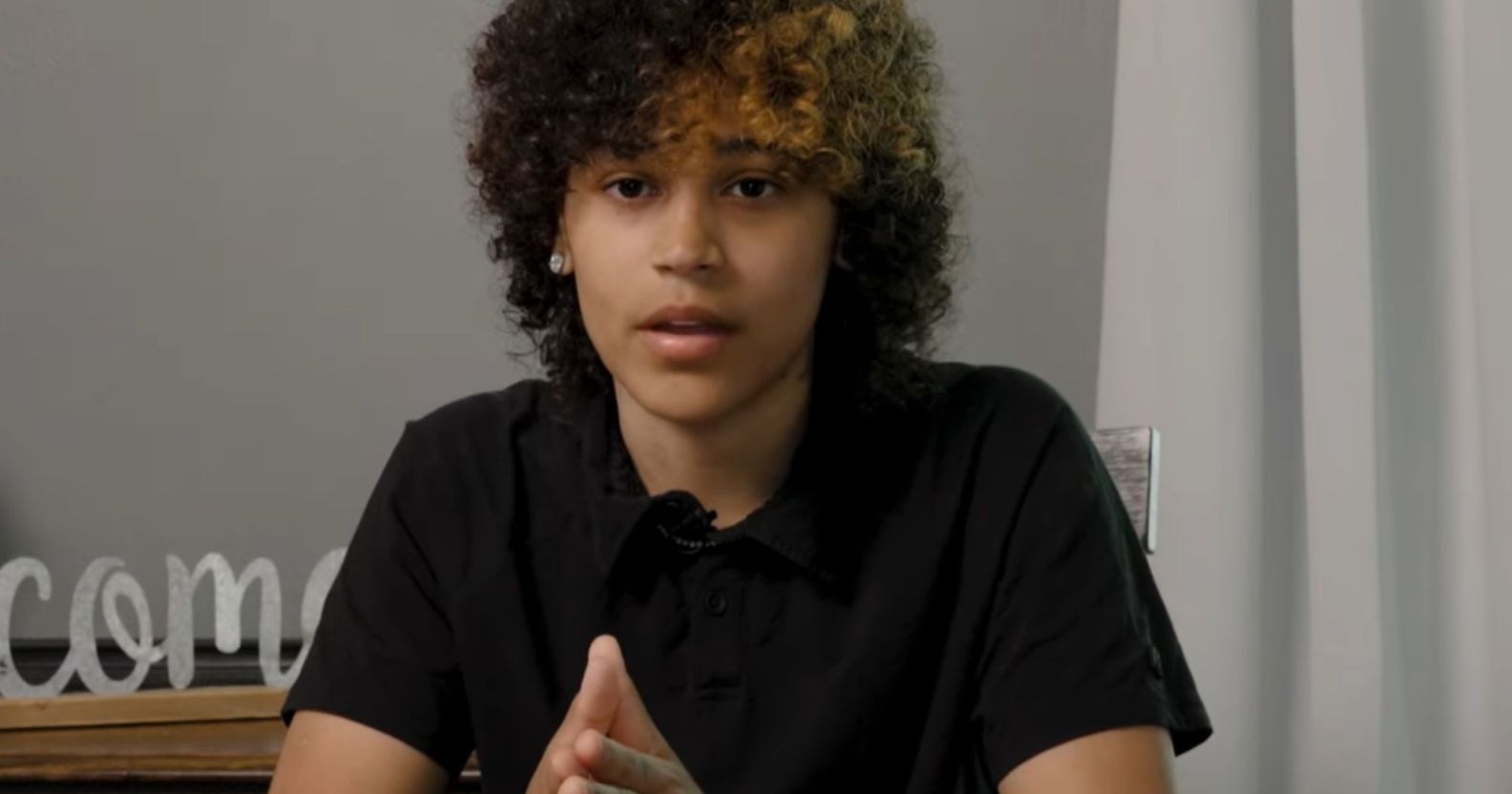 Buffalo Wild Wings Server Demanded Teen “Prove” She’s a Girl