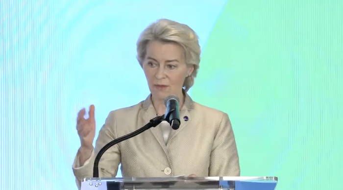 Von der Leyen Demands Global Action to Protect Kids from Social Media
