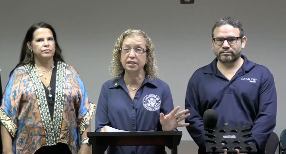 Millions Could Lose Health Coverage as Washington Stalls on Budget Deal, Wasserman Schultz Warns 