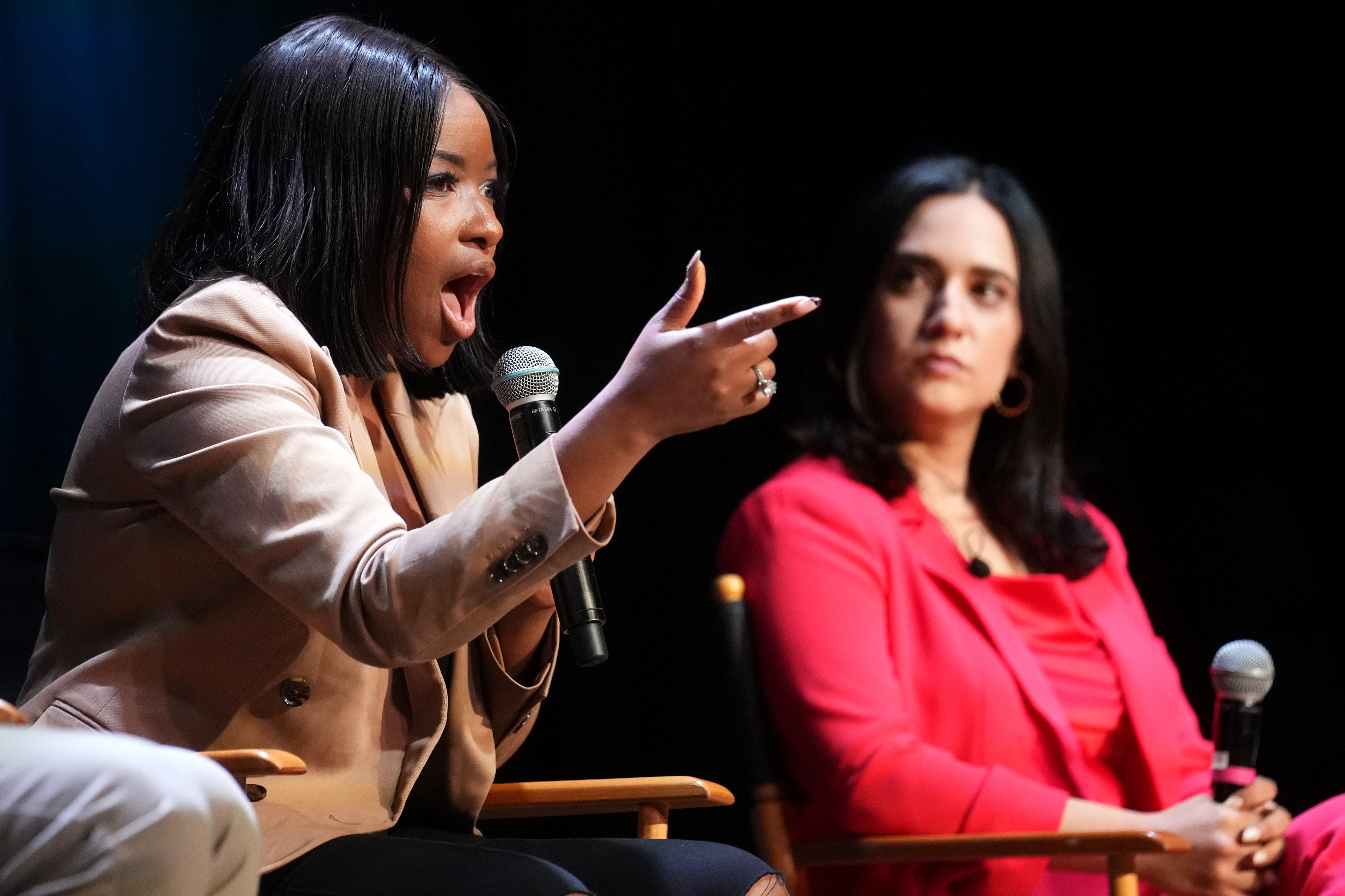 Lone Star Showdown: Firebrand Crockett vs. Embattled Cornyn