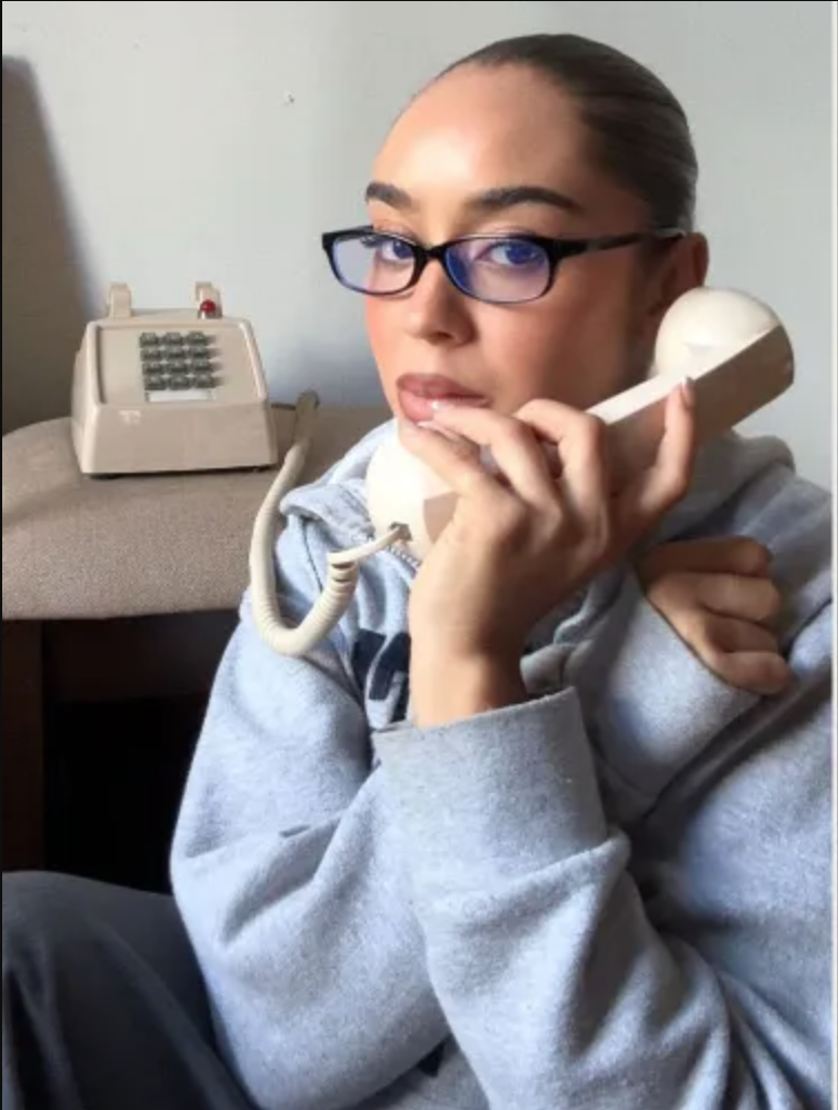 Woman Goes Viral for Ditching Her iPhone for an Old-School Landline