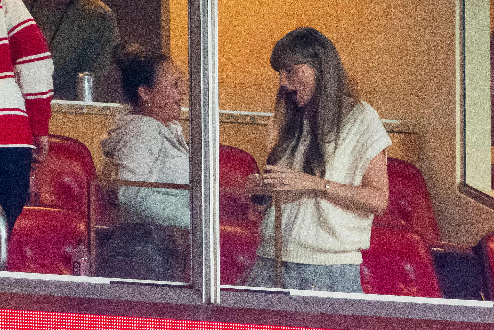 Taylor Swift Faces Fan Backlash Over Alleged AI Use