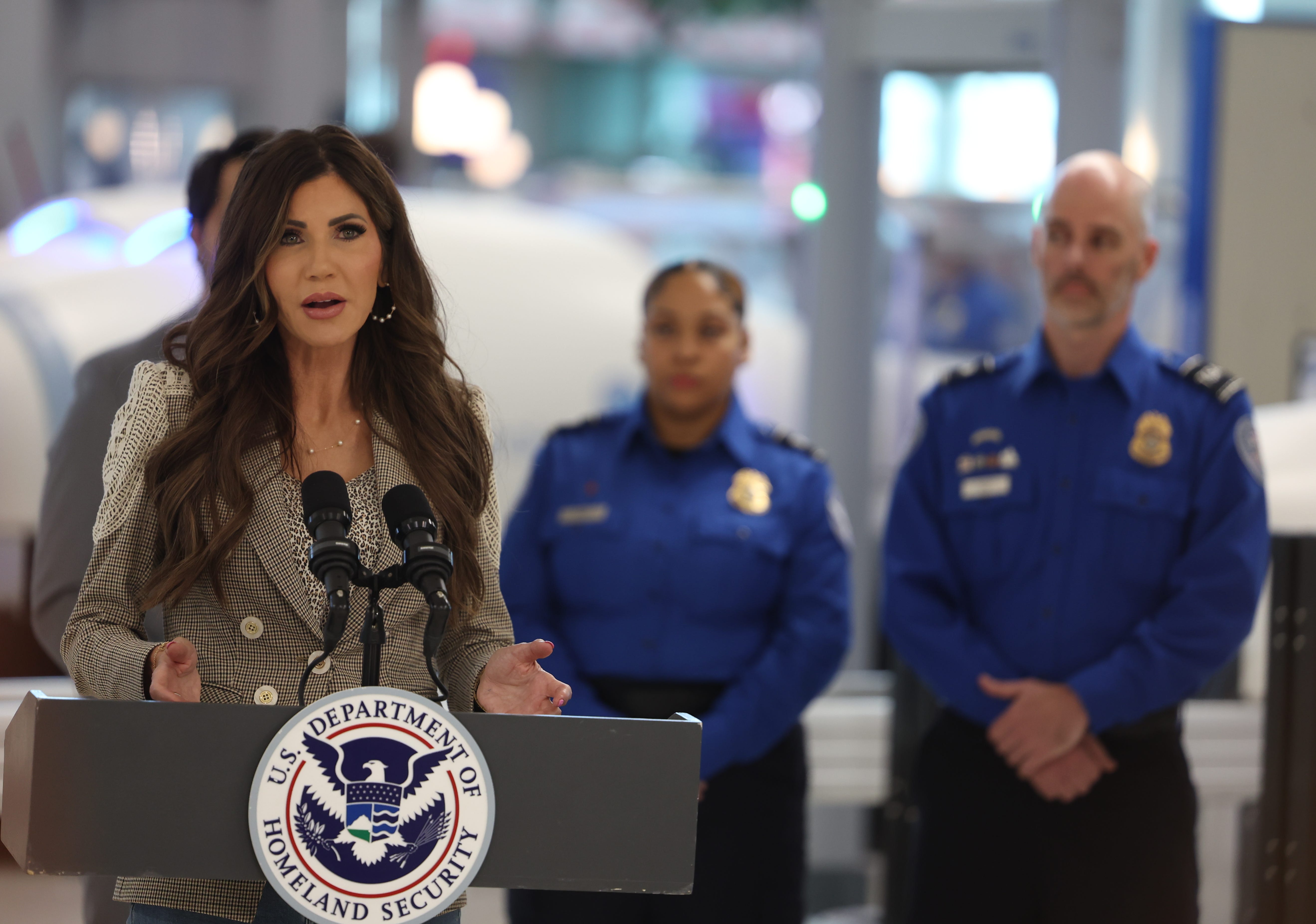 Noem Refuses to Pause Chicago Raids — Even on Halloween