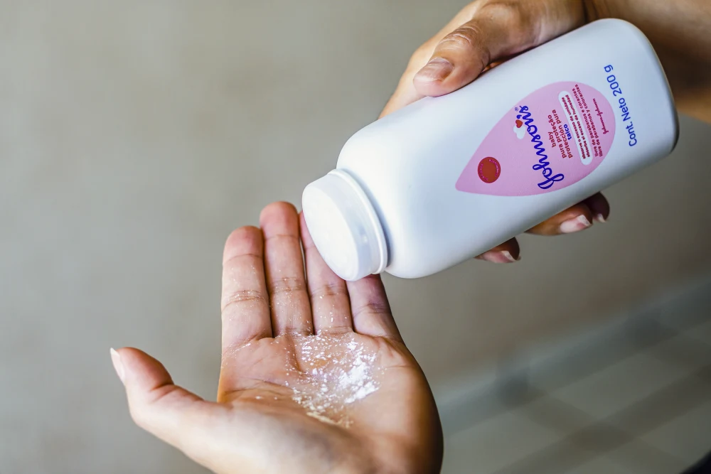 J&J Baby Powder Linked to Lethal Cancer in Mom of Three