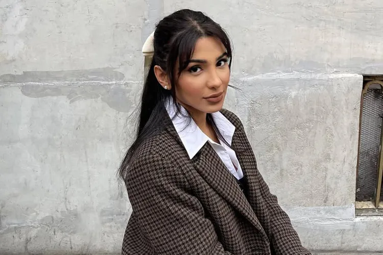 ICE Grabs Ellie Aghayeva, Mamdani Pushes Back