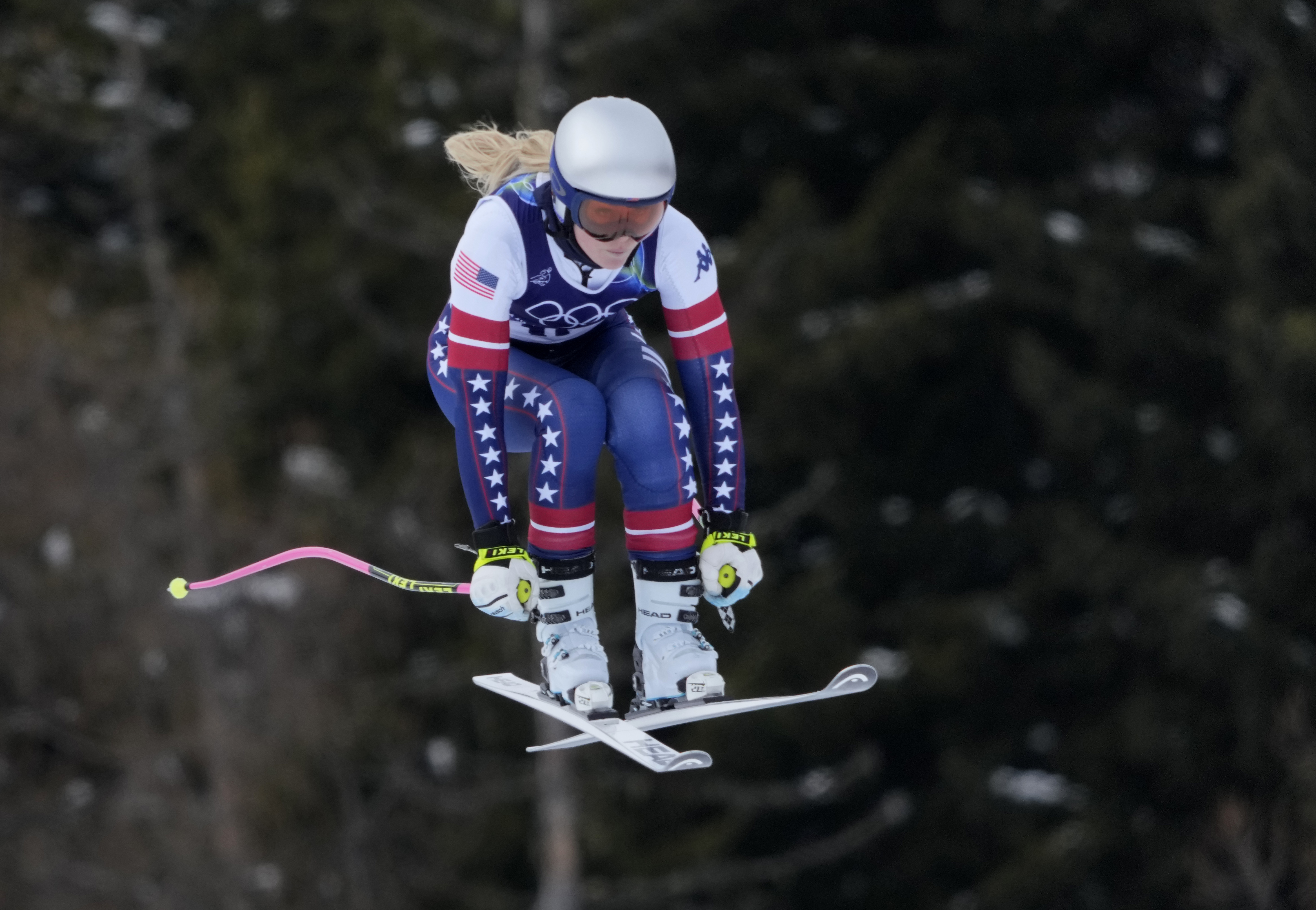 ‘Built Different’: Vonn Continues to Race with Torn ACL