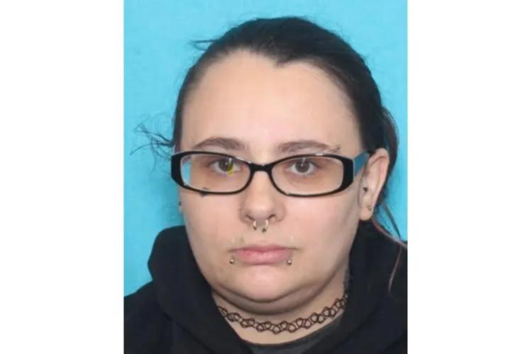 Woman Tries To Kill Dog With Chicken Bones Before Blackmailing Witness